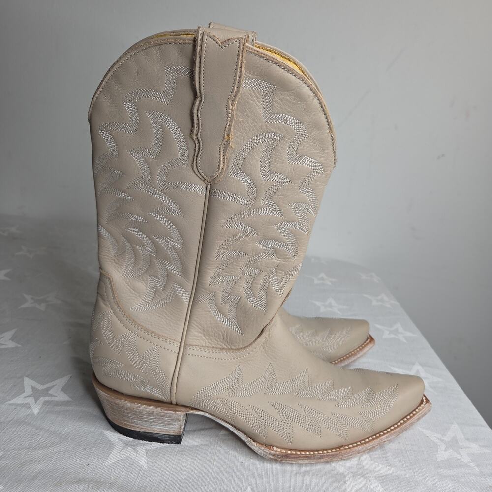 Cavender's Womens Boots 9B Beige Western Snip Toe Leather Cowboy New